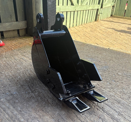 Brand new mini digger - new, digging