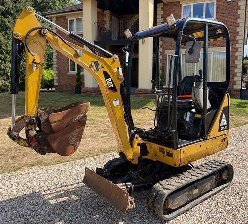 2012 cat 301 mini digger - mini,